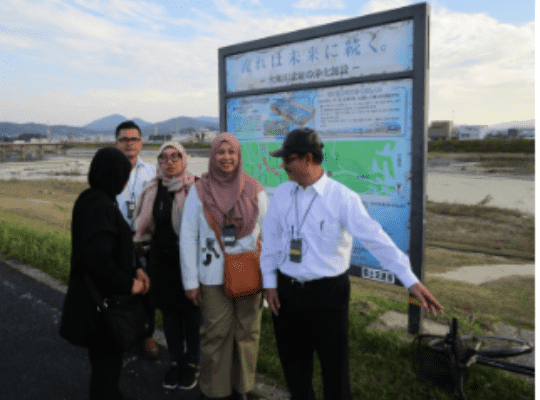 大和川における水質浄化施設の見学