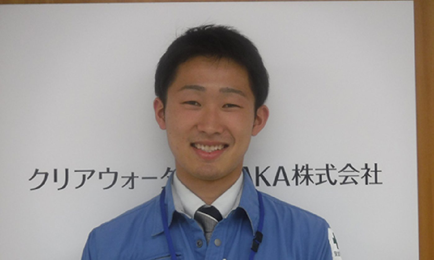 メッセージを伝える先輩の画像